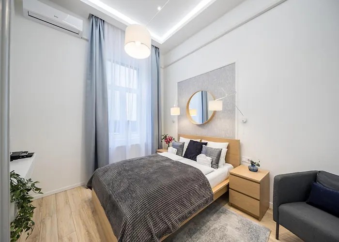 Market Apartment *